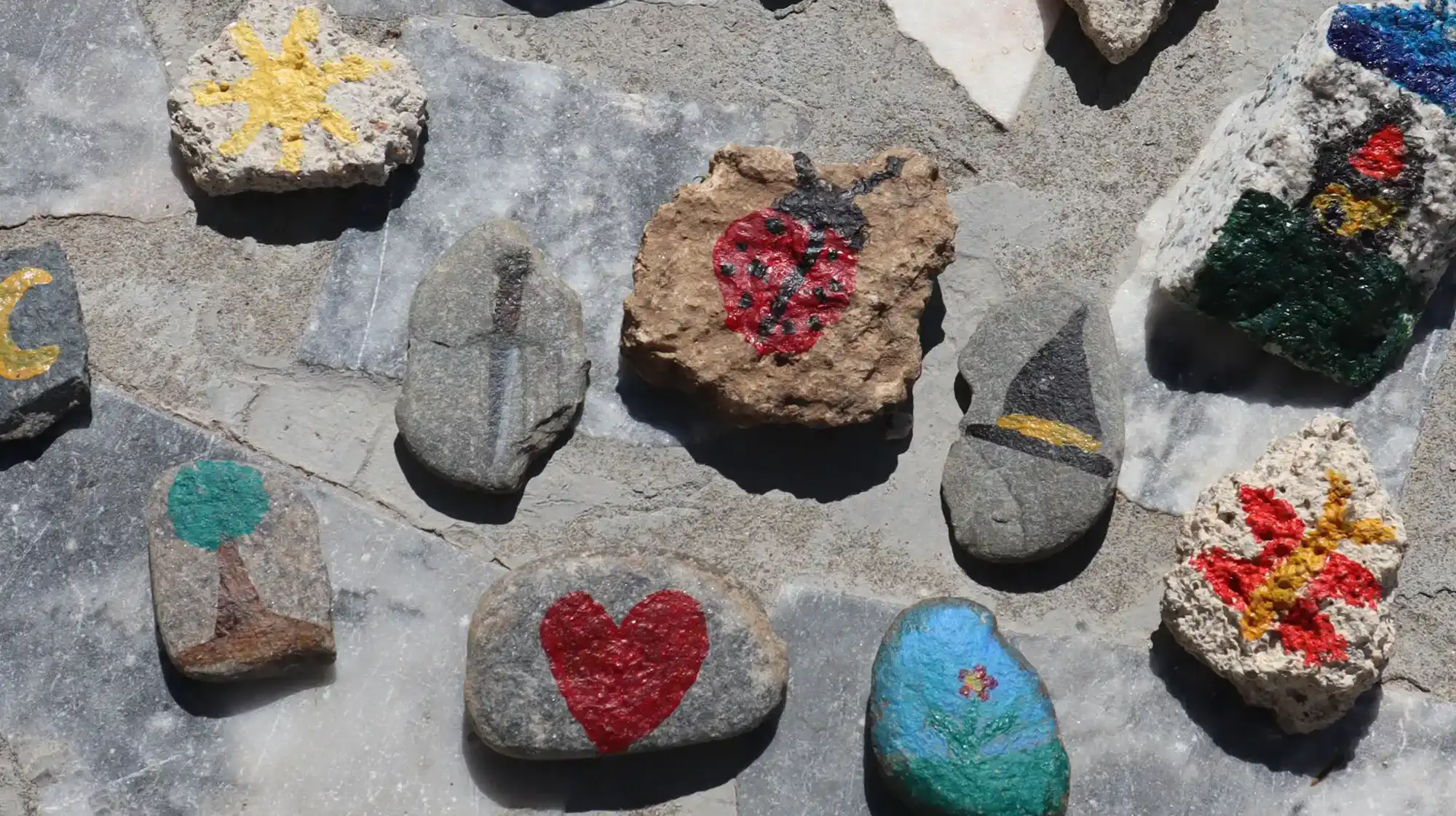 Art works workshop for kids exploring color, shape and nature-based themes