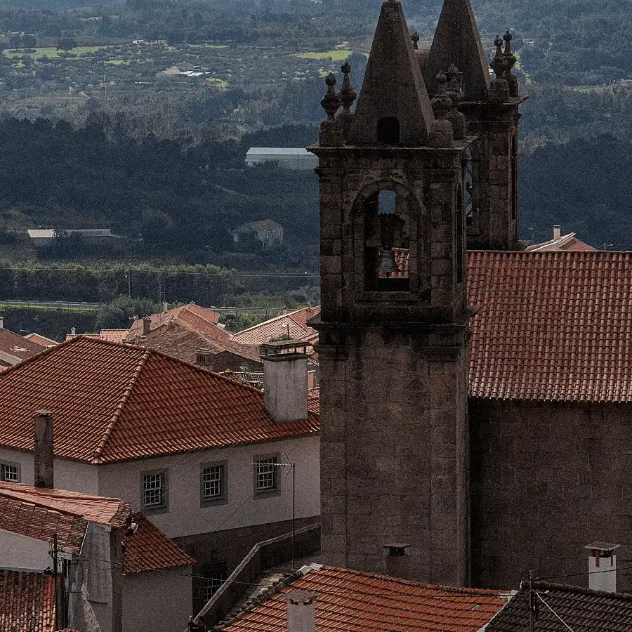 Historisch stadje met statige kerk, rust en charme in het hart van de Serra da Estrela.