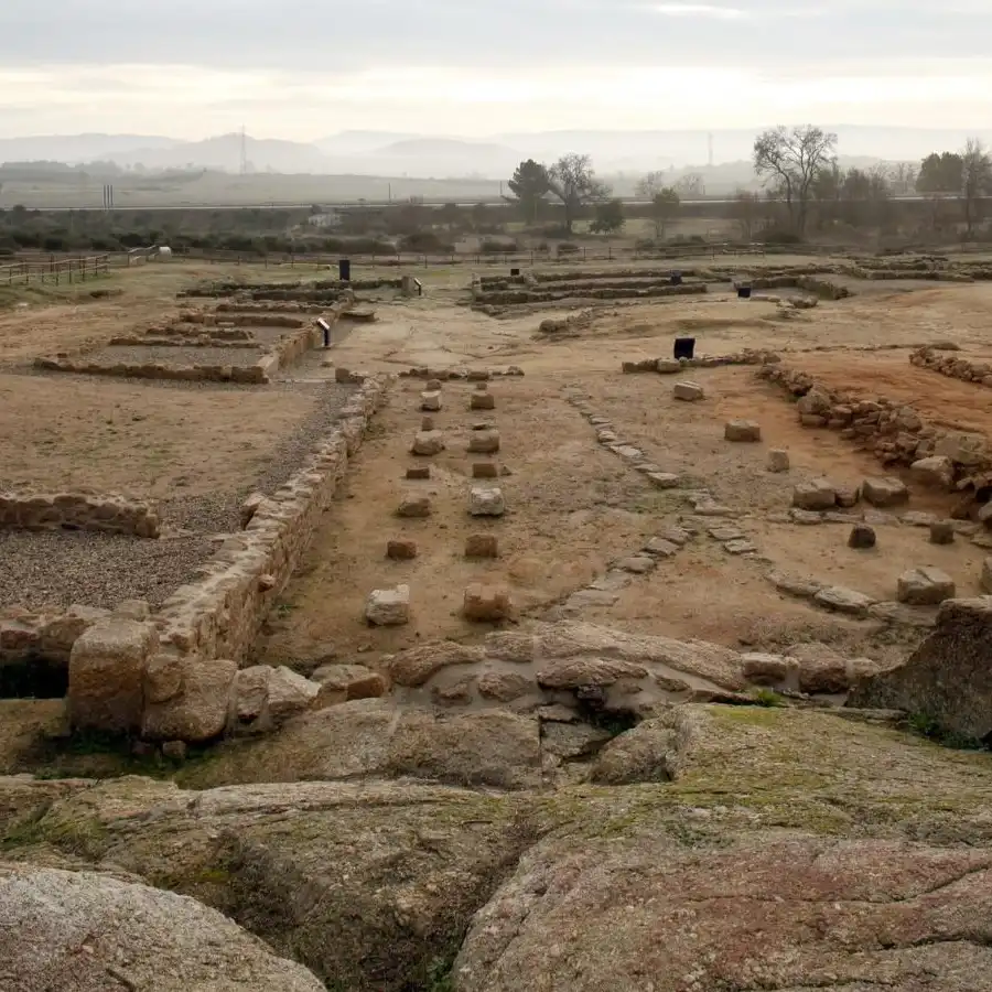 Oude stenen fundamenten verbergen een stukje geschiedenis in de Serra da Estrela.