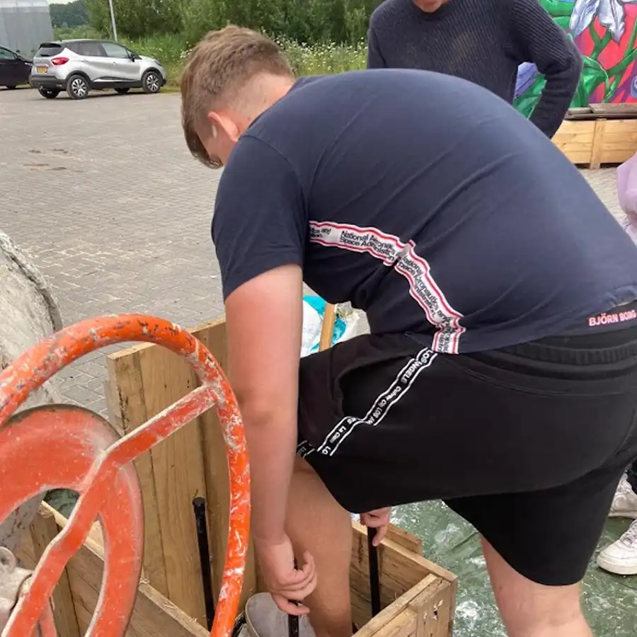 Studenten krijgen zelf de kans om prototypes uit te testen en nieuwe bouwmaterialen te ontwikkelen.