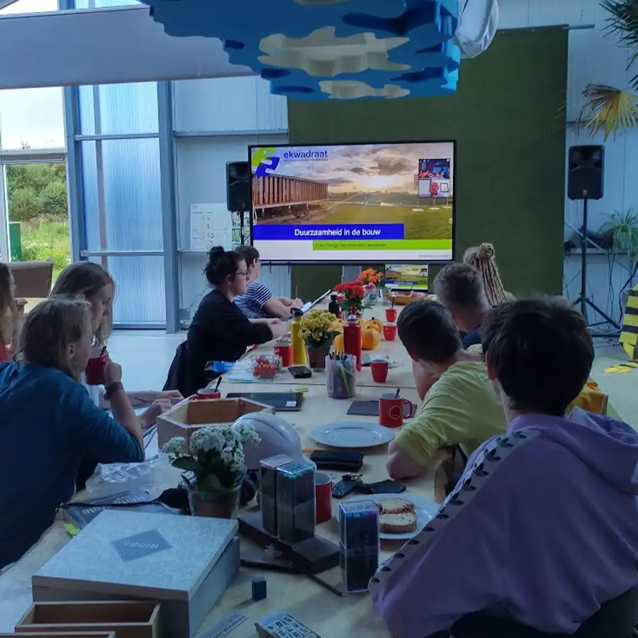 Bij het projectgericht leren horen experts die voor specifieke vragen benaderd kunnen worden.