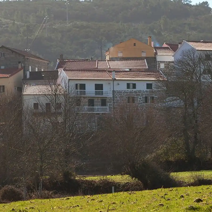 Alojamento rural tranquilo na Serra da Estrela, perfeito para desfrutar da natureza.