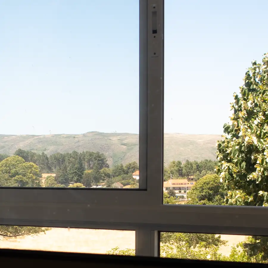 Serra da Estrela: paisagem calma e serena, refúgio de natureza e tranquilidade.